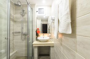 Mouria Studios & Apartments