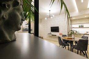 Mouria Studios & Apartments