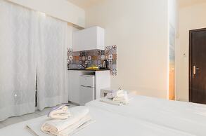 Mouria Studios & Apartments