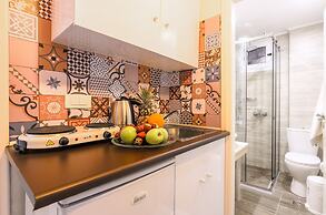 Mouria Studios & Apartments