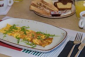 Mouria Studios & Apartments