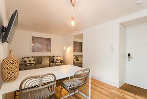 Chiado Studio and One-Bedroom Apartment - by LU Holidays