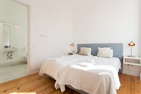 Chiado Studio and One-Bedroom Apartment - by LU Holidays