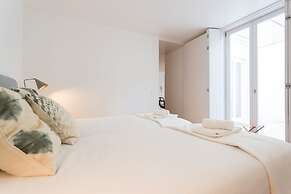 Chiado Studio and One-Bedroom Apartment - by LU Holidays
