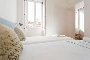 Chiado Studio and One-Bedroom Apartment - by LU Holidays