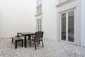 Chiado Studio and One-Bedroom Apartment - by LU Holidays
