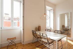 Chiado Studio and One-Bedroom Apartment - by LU Holidays