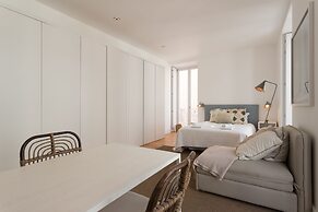 Chiado Studio and One-Bedroom Apartment - by LU Holidays