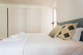Chiado Studio and One-Bedroom Apartment - by LU Holidays