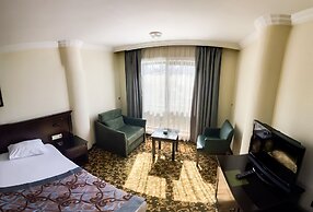 Omur Hotel