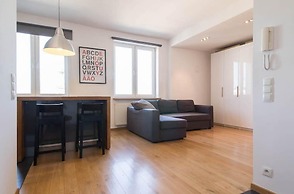 Bizzi LuxSolidarnosci Studio