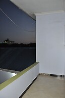 Six Eight Motel