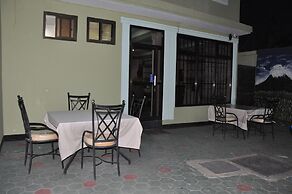 Six Eight Motel