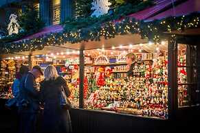 Heart of Edinburgh City Flat