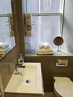 Heart of Edinburgh City Flat