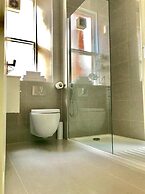 Heart of Edinburgh City Flat