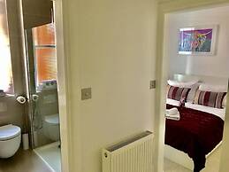 Heart of Edinburgh City Flat