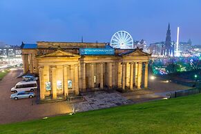 Heart of Edinburgh City Flat