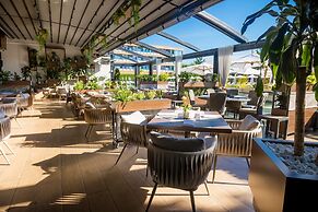 Sky Blue Hotel & Spa