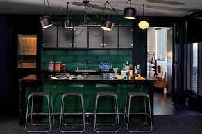 MOXY Minneapolis Uptown
