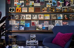 MOXY Minneapolis Uptown