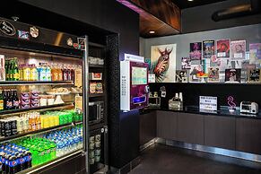 MOXY Minneapolis Uptown