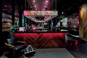 MOXY Minneapolis Uptown