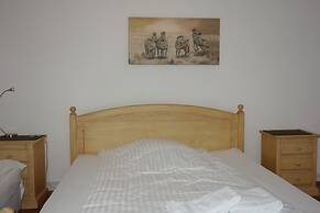 Tolstov-Hotels Large 3,5 Room Apartment