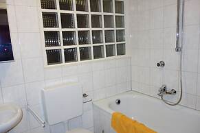 Tolstov-Hotels Large 3,5 Room Apartment