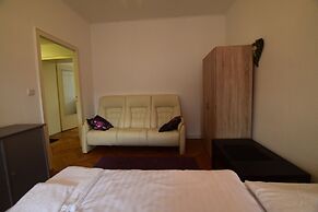 Tolstov-Hotels Large 3,5 Room Apartment