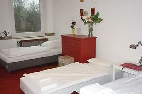 Tolstov-Hotels Large 3,5 Room Apartment