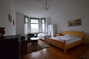 Tolstov-Hotels Large 3,5 Room Apartment