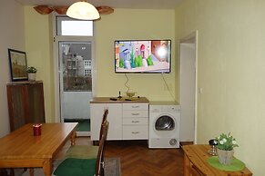 Tolstov-Hotels Large 3,5 Room Apartment