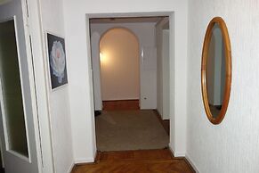 Tolstov-Hotels Large 3,5 Room Apartment