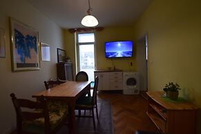 Tolstov-Hotels Large 3,5 Room Apartment