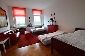 Tolstov-Hotels Large 3,5 Room Apartment