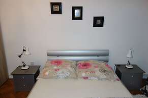 Tolstov-Hotels Large 3,5 Room Apartment