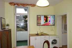 Tolstov-Hotels Large 3,5 Room Apartment