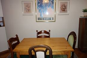 Tolstov-Hotels Large 3,5 Room Apartment