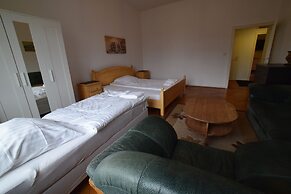 Tolstov-Hotels Large 3,5 Room Apartment