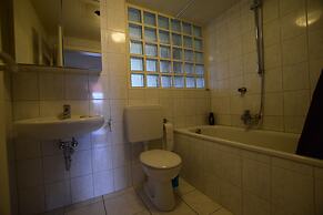 Tolstov-Hotels Large 3,5 Room Apartment