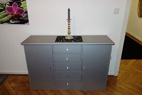 Tolstov-Hotels Large 3,5 Room Apartment