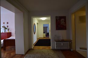 Tolstov-Hotels Large 3,5 Room Apartment