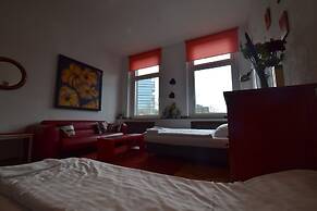 Tolstov-Hotels Large 3,5 Room Apartment