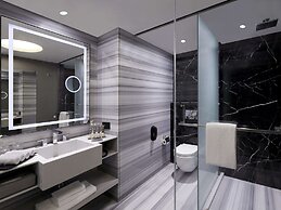 Novotel Chennai Chamiers Road Hotel