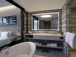 Novotel Chennai Chamiers Road Hotel
