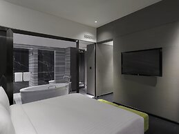Novotel Chennai Chamiers Road Hotel