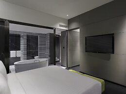 Novotel Chennai Chamiers Road Hotel