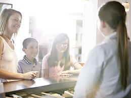 Novotel Chennai Chamiers Road Hotel