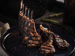 Novotel Chennai Chamiers Road Hotel